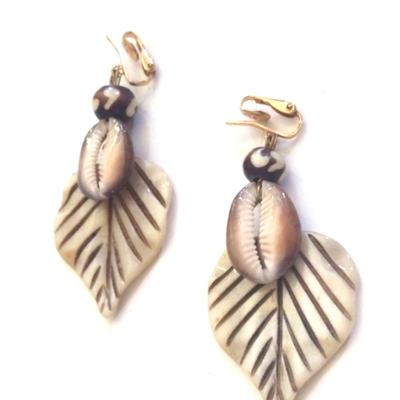 💥CLEARANCE💥CERAMIC/PORCELAIN BROWN LINED LEAF/COWERY SHELL 3" EARRINGS - Picture 7 of 9
